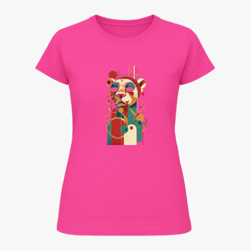 Camiseta com estampa frontal de um panda estilizado em formas geométricas e óculos de sol, com um design moderno composto por linhas e círculos abstratos.