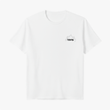 Camiseta com estampa frontal de contorno de chamas acima de texto que diz "RAGE".