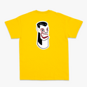 Camiseta com estampa frontal de letras estilizadas "Carranca & Labs" e estampa traseira de um desenho gráfico de figura caricata com expressão marcante.