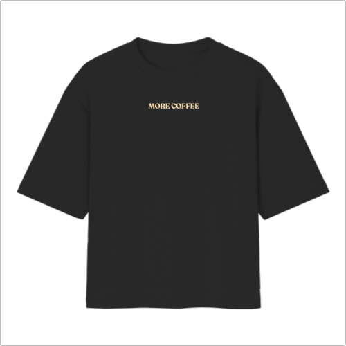 Camiseta com estampa frontal de texto minimalista "MORE COFFEE" e estampa traseira de um gato com expressão expressiva em um estilo artístico detalhado.