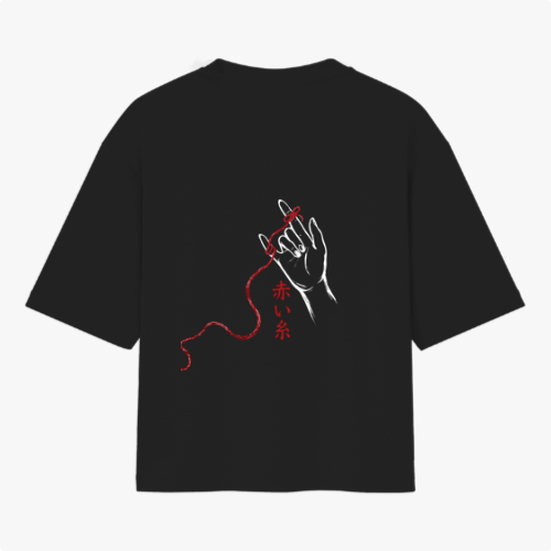 Camiseta com estampa frontal de inscrição e coração entrelaçado e estampa traseira de mão com linha vermelha e caracteres em estilo minimalista.