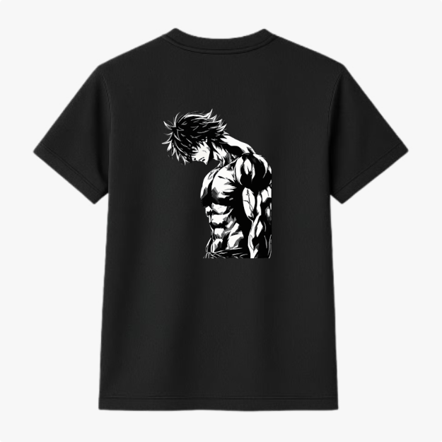 Camiseta com estampa frontal de personagem de mangá com cabelo desgrenhado e expressão séria, destacando músculos definidos e pose imponente.