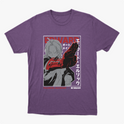 Camiseta com estampa frontal de personagem estilizado em tons de cinza e vermelho, com elementos de design geométrico e texto ao redor.