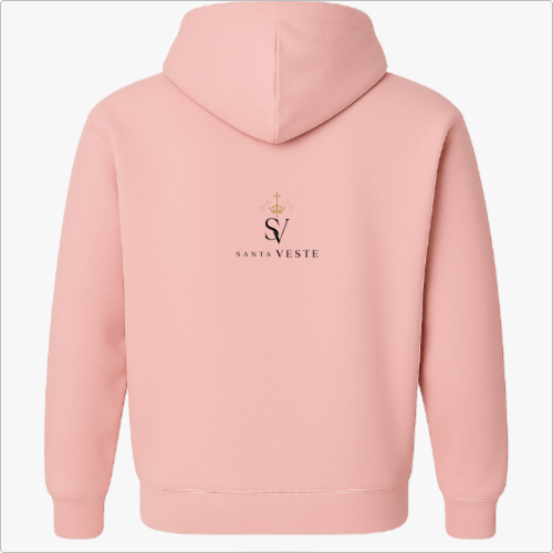 Moletom com estampa frontal de elementos religiosos incluindo um ostensório, coroa de espinhos, cruz e Nossa Senhora, e estampa traseira de logotipo com coroa.