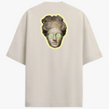 Camiseta com estampa frontal de "Blem Company" estilizado em tipografia mista e estampa traseira de uma cabeça clássica com rodelas de pepino nos olhos.