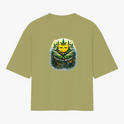 Camiseta com estampa frontal de símbolo geométrico estilizado e estampa traseira de sol sorridente rodeado por folhas e a frase "Elevate Your Frequency".