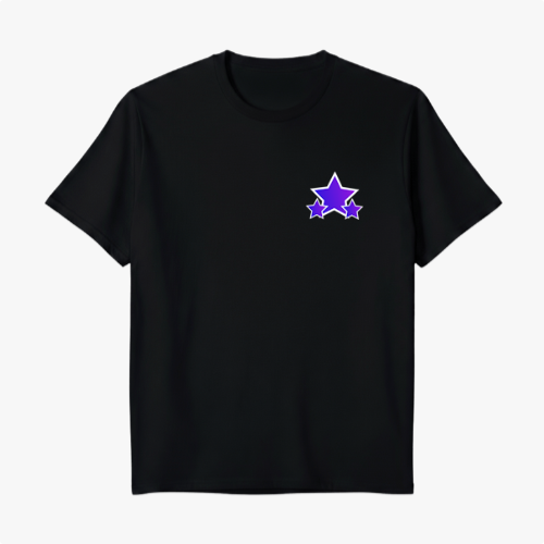 Camiseta com estampa frontal de três estrelas sobrepostas de tamanhos variados e estampa traseira de colagem fotográfica artística com texto "Starboy".