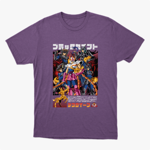 Camiseta com estampa frontal de um grupo de personagens em pose destemida, cercados por figuras sombrias e texto em estilo japonês na parte superior e inferior.