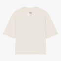 Camiseta com estampa frontal de um desenho de fogo cercado pelas palavras "eu dos fúria chaos" e estampa traseira com a palavra "vigia".