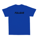 Camiseta com estampa frontal de carro com efeito de velocidade ao lado da palavra "FULLGAS" estilizada e estampa traseira de texto "FULLGAS" estilizado.