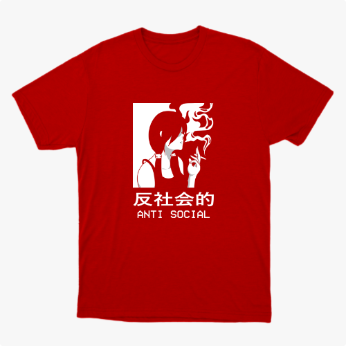 Camiseta com estampa frontal de ilustração em estilo minimalista de pessoa fumando com fumaça estilizada, acompanhada dos textos "Anti Social" em caracteres ocidentais e orientais.