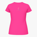 Camiseta com estampa frontal de imagem de Nossa Senhora em moldura colorida com flores e frase "Nossa Senhora, rogai por nós" e estampa traseira de logotipo com cruz e texto.