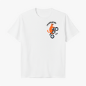 Camiseta com estampa frontal de um gato em cima de uma bicicleta, exibindo movimento, com o texto estilizado "MANDRAKITTY" acima e "ZAM" ao lado.