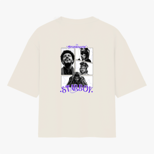 Camiseta com estampa frontal de três estrelas de tamanhos variados e estampa traseira de quadrinhos com retratos estilizados e a palavra "Starboy".