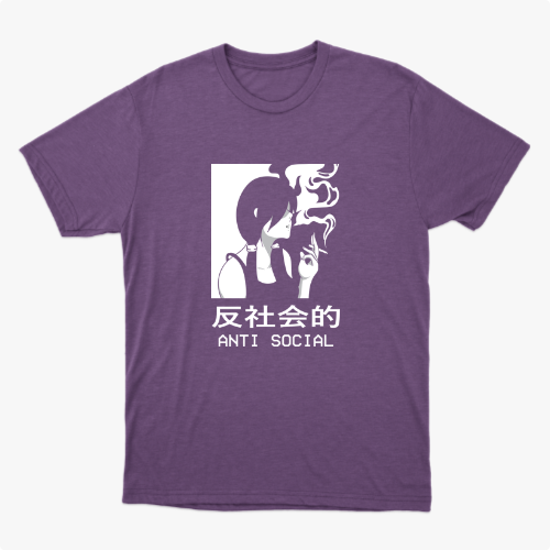 Camiseta com estampa frontal de ilustração em estilo minimalista de pessoa fumando com fumaça estilizada, acompanhada dos textos "Anti Social" em caracteres ocidentais e orientais.
