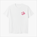 Camiseta com estampa frontal de limão desenhado em traços finos, e estampa traseira de citação "Fruto do Espírito" com limões e elementos escritos.