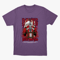 Camiseta com estampa frontal de personagem estilizado segurando uma espada grande, fundo cheio de detalhes gráficos intensos e letras estilizadas acima e abaixo.