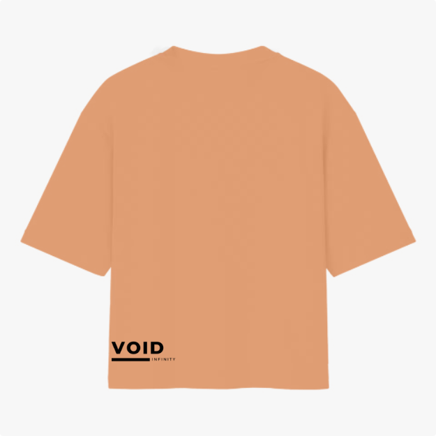 Camiseta com estampa traseira de logotipo "VOID INFINITY" estilizado, com a palavra "VOID" em destaque acima de uma linha horizontal.