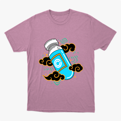 Camiseta com estampa frontal de frasco estilizado com logotipo centralizado, envolto por padrões de nuvens arrojadas e elementos geométricos vibrantes.