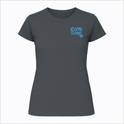 Camiseta com estampa frontal de "LIZZYE CORP" acompanhada de um pequeno símbolo abaixo e estampa traseira de uma cruz pixelada destacada.