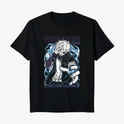 Camiseta com estampa frontal de personagem segurando a cabeça, rodeado por chamas estilizadas, com detalhes de jaqueta e texto "Todoroki Toya".