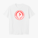 Camiseta com estampa frontal de desenho estilizado de um coração esportivo usando tênis e óculos, rodeado pela frase "Abalando Corações".