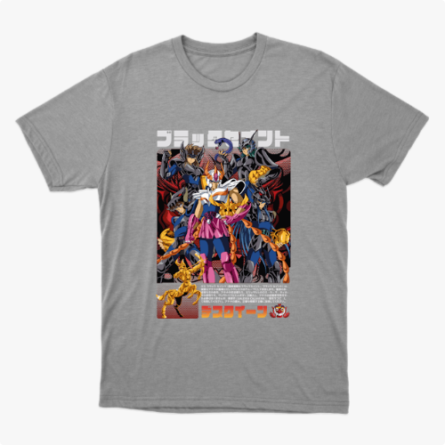 Camiseta com estampa frontal de um grupo de personagens em pose destemida, cercados por figuras sombrias e texto em estilo japonês na parte superior e inferior.
