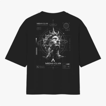 Camiseta com estampa frontal de símbolo triangular discreto e estampa traseira de estátua moderna cercada por elementos gráficos e texto detalhado.