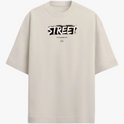 Camiseta com estampa frontal de texto estilizado "STREET" seguido por "TITANRIFF LAB 2026" com design moderno e tipografia impactante.