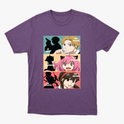 Camiseta com estampa frontal de três painéis mostrando silhuetas e personagens, com textos: "A Spy", "The Father", "Telepath", "The Daughter", "An Assassin", "The Mother".