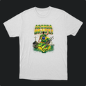 Camiseta com estampa frontal de mão erguendo o mapa do Brasil em chamas, bandeira, Cristo Redentor, Congresso Nacional e multidão abaixo.