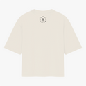 Camiseta com estampa frontal de texto "Transmasculino é raro mas acontece" e ícone; estampa traseira de gráfico circular com a palavra "TRANSVESTICO".