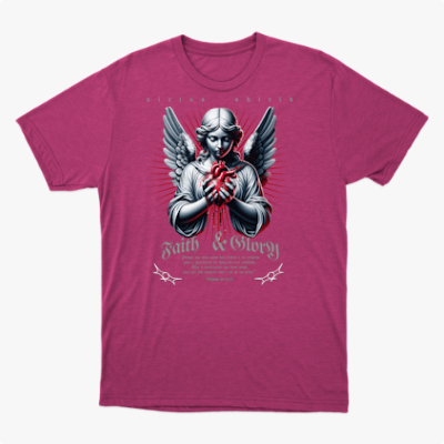 Camiseta com estampa frontal de anjo com asas, segurando um coração vermelho sangrando, cercado por inscrições "Faith & Glory" e "Romans 10:10".