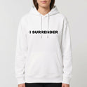 Moletom com estampa frontal de texto "I SURRENDER" em fonte negrito e estampa traseira de asas estilizadas simétricas com linhas curvas.