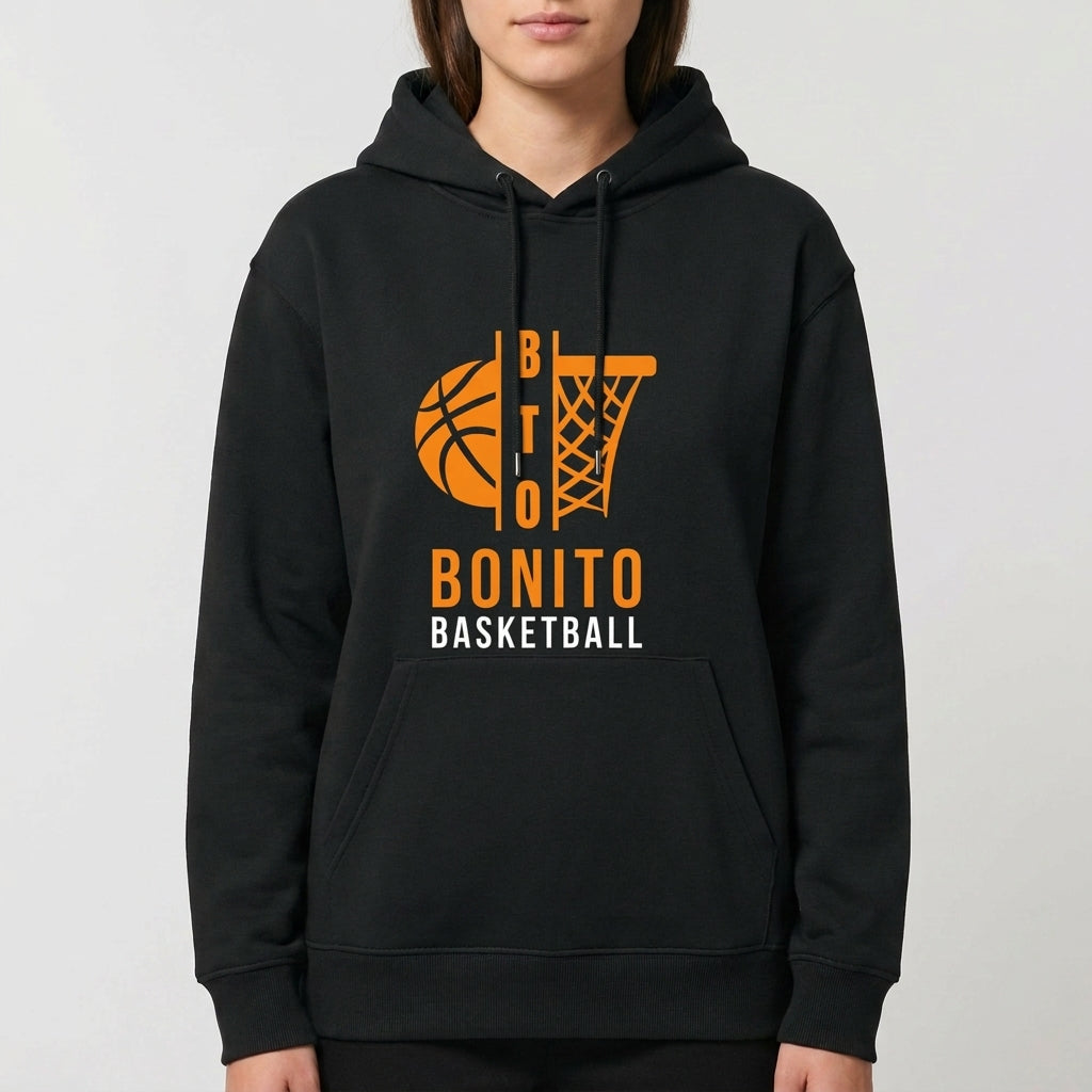 Moletom com estampa frontal de uma bola de basquete com linhas estilizadas ao lado de uma cesta, acompanhada das palavras "BTO BONITO BASKETBALL".