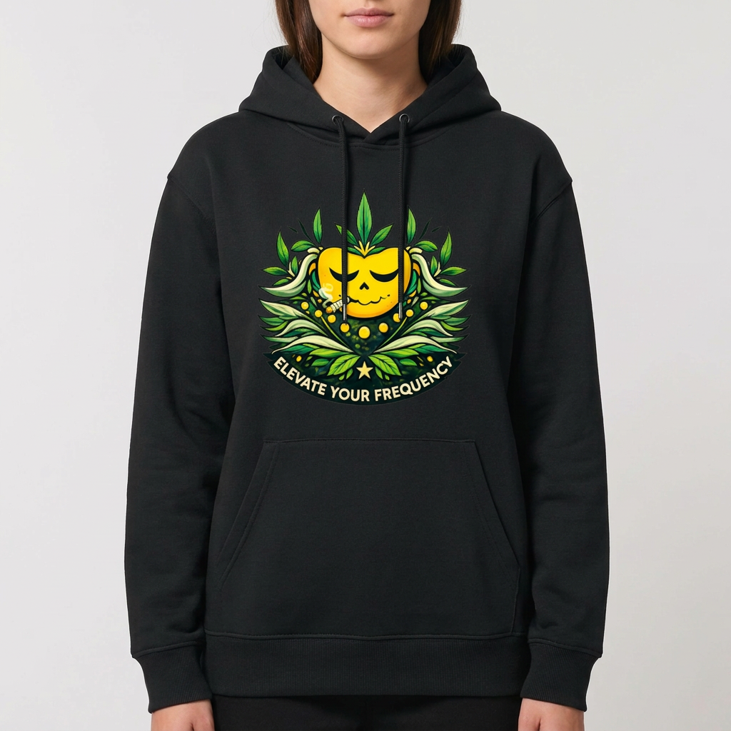 Moletom com estampa frontal de uma figura central amarela sorridente, cercada por folhas verdes e detalhes florais, com o texto "Elevate Your Frequency".