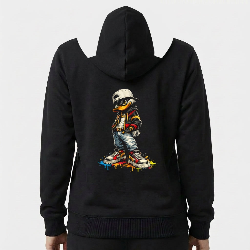 Moletom com estampa frontal de pássaro estilizado com boné e jaqueta e estampa traseira ampliada do mesmo pássaro de boné, jaqueta e tênis coloridos.