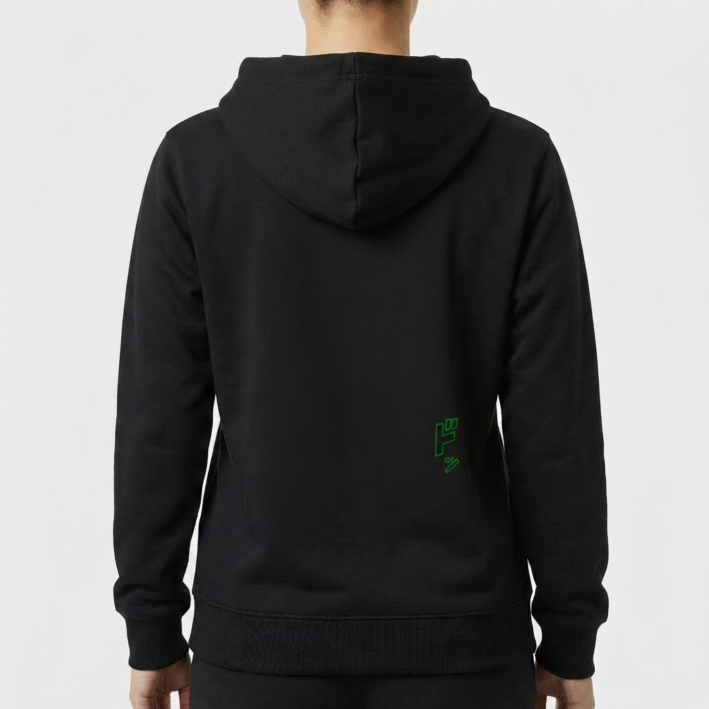 Moletom com estampa frontal de caracteres estilizados e estampa traseira de guerreiro empunhando espadas envolto em padrões dinâmicos e texturas vibrantes.