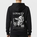 Moletom com estampa frontal de pequeno desenho de dragão e estampa traseira de anjo com espada, textos "LOYALTY" e mensagens adicionais.