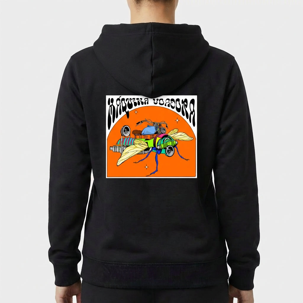 Moletom com estampa frontal de símbolo estilizado e texto pequeno, e estampa traseira destacando ilustração de uma máquina voadora com elementos coloridos.