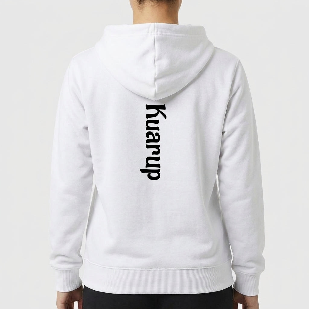 Moletom com estampa frontal de design geométrico com linhas curvas, cruz vermelha central e palavras "Kuarup" e "Xingu", e estampa traseira de texto vertical "Kuarup".
