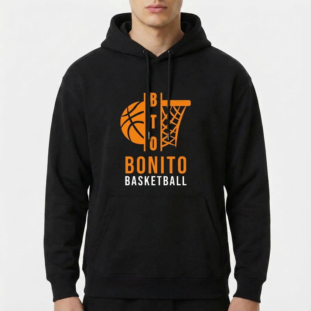 Moletom com estampa frontal de uma bola de basquete com linhas estilizadas ao lado de uma cesta, acompanhada das palavras "BTO BONITO BASKETBALL".