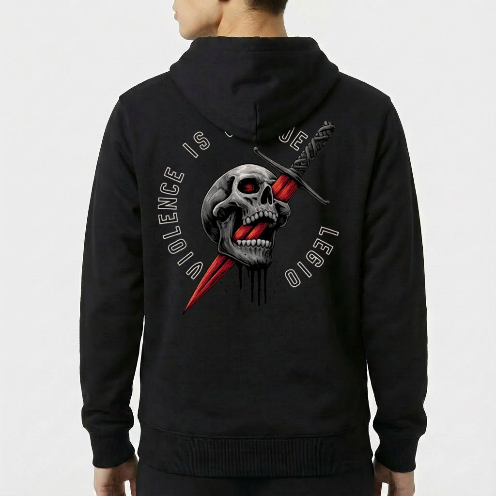 Moletom com estampa frontal de texto "VIOLENCE IS VIRTUE LEGIO" e estampa traseira de crânio perfurado por adaga vermelha, rodeado pelo mesmo texto.