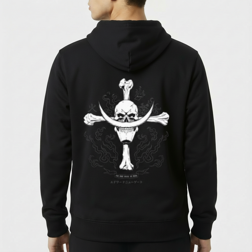 Moletom com estampa frontal de caveira estilizada com elementos florais e estampa traseira de grande caveira cruzada por ossos com detalhes geométricos e texo.