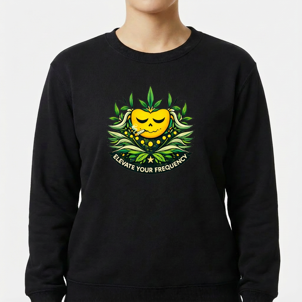 Moletom com estampa frontal de um coração sorridente amararelo cercado por folhas estilizadas, acompanhado da frase "ELEVATE YOUR FREQUENCY" em destaque.