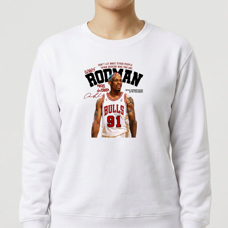 Moletom com estampa frontal de jogador de basquete em uniforme, assinatura e frase motivacional, além de elementos gráficos estilizados.