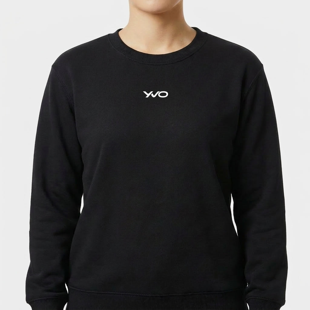 Moletom com estampa frontal de logotipo minimalista estilizado nas letras Y e O, dispostas de modo a criar um impacto visual moderno e atraente.