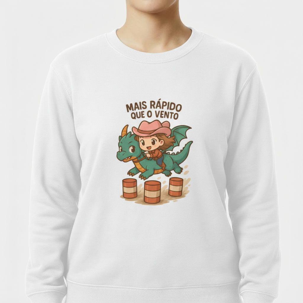 Moletom com estampa frontal de personagem montando um dragão, passando por barreiras e frase "Mais Rápido Que o Vento" em estilo de desenho animado.