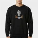 Moletom com estampa frontal de uma cabeça de estátua estilo clássico entre duas mãos e a frase "CHILL BITCH" em letras estilizadas logo abaixo.