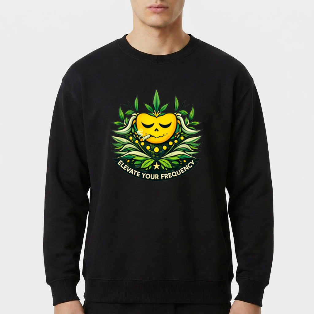 Moletom com estampa frontal de um coração sorridente amararelo cercado por folhas estilizadas, acompanhado da frase "ELEVATE YOUR FREQUENCY" em destaque.